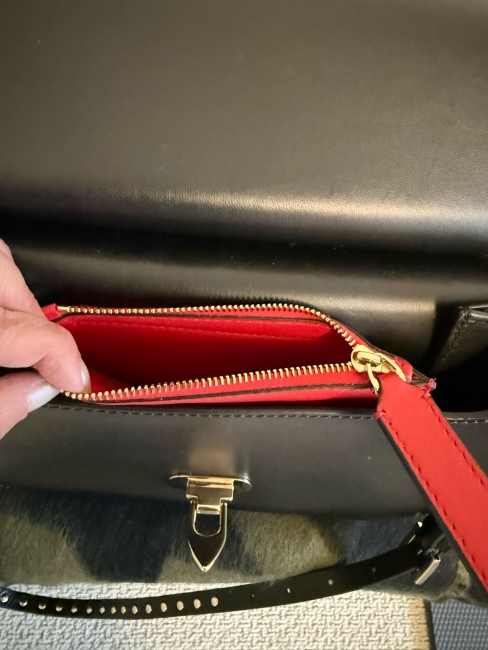 Vintage Valentino Garavani Rockstud Black Leather Saddlebag - Picture 6 of 14